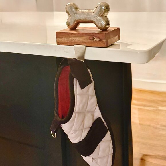 Decorative Dog-shape Silver Stocking Holder, Dog Jacket Hook Acacia Base  NEW - Picture 2 of 8